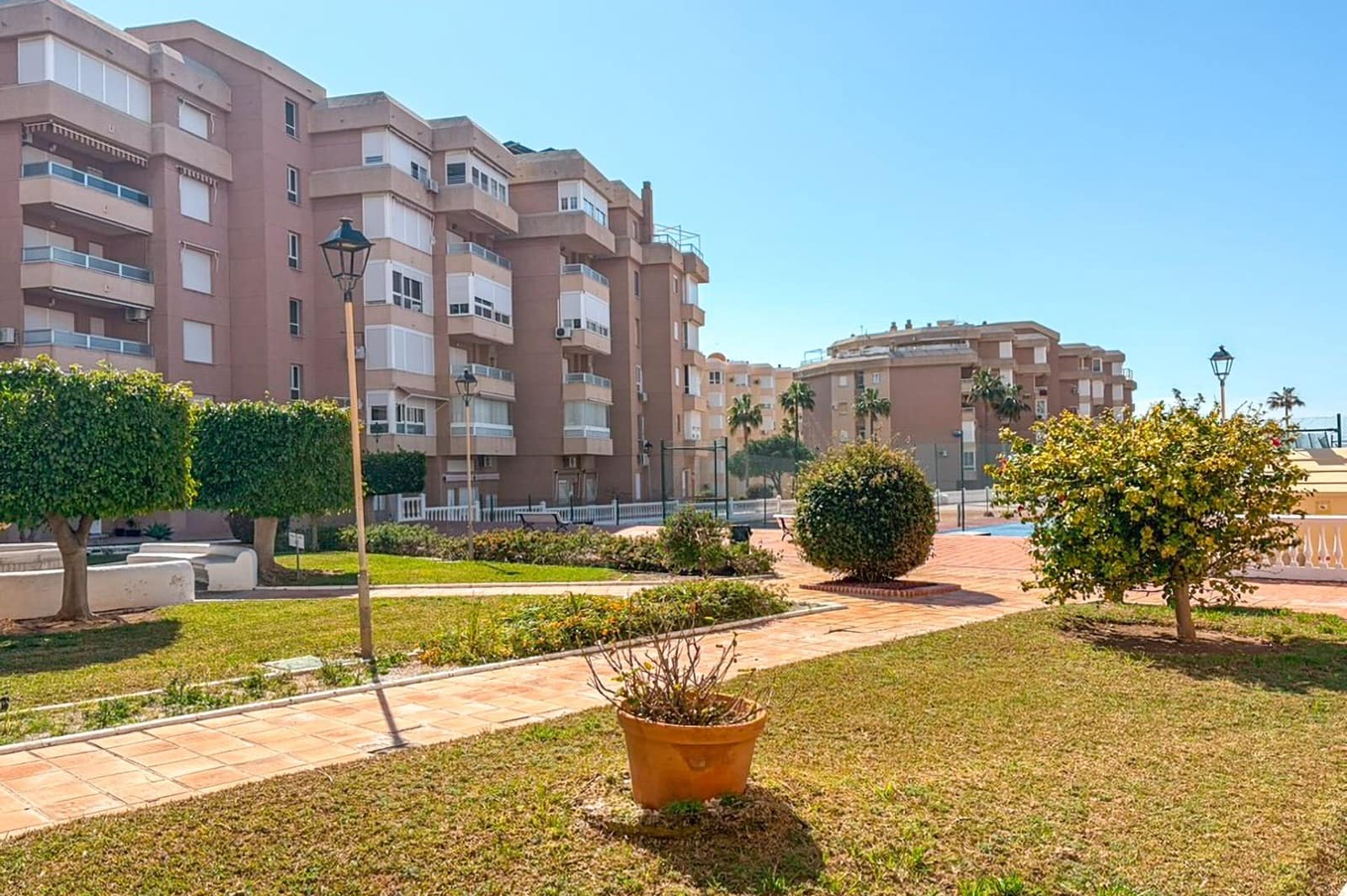 2 makuuhuone Asunto myytävänä paikassa Torrox mukana uima-altaan - 350 000 € (Ref: 9711082)