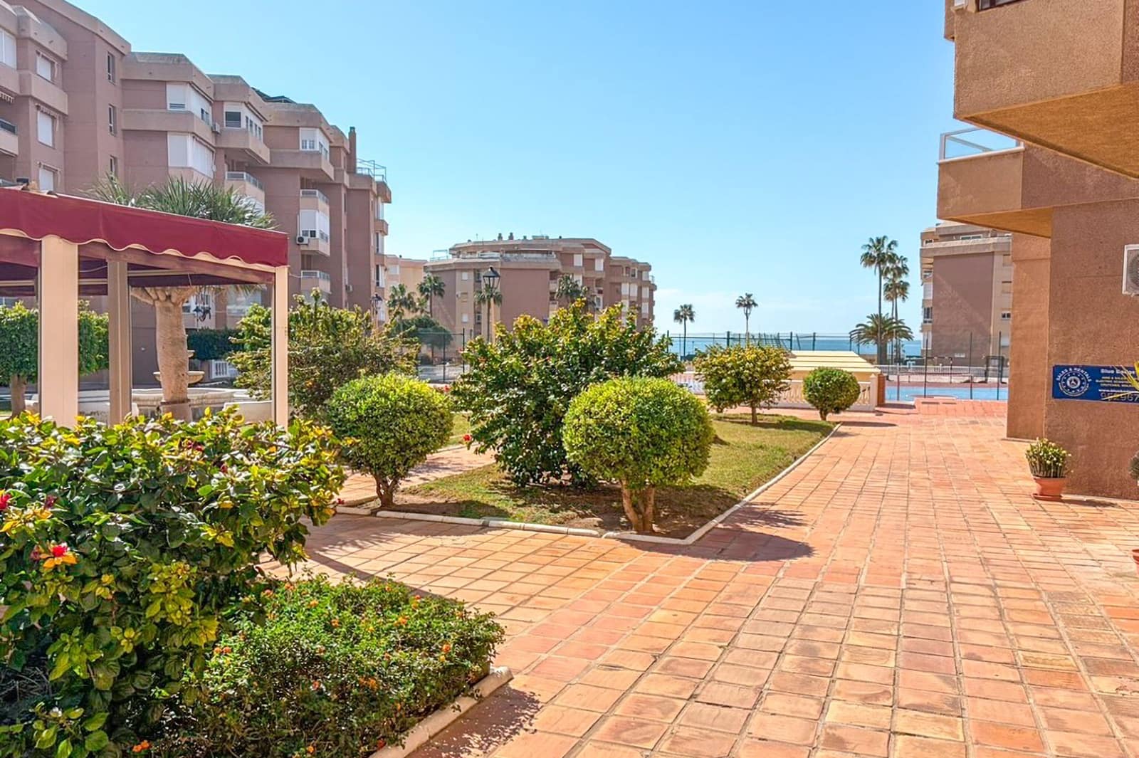 2 makuuhuone Asunto myytävänä paikassa Torrox mukana uima-altaan - 350 000 € (Ref: 9711082)