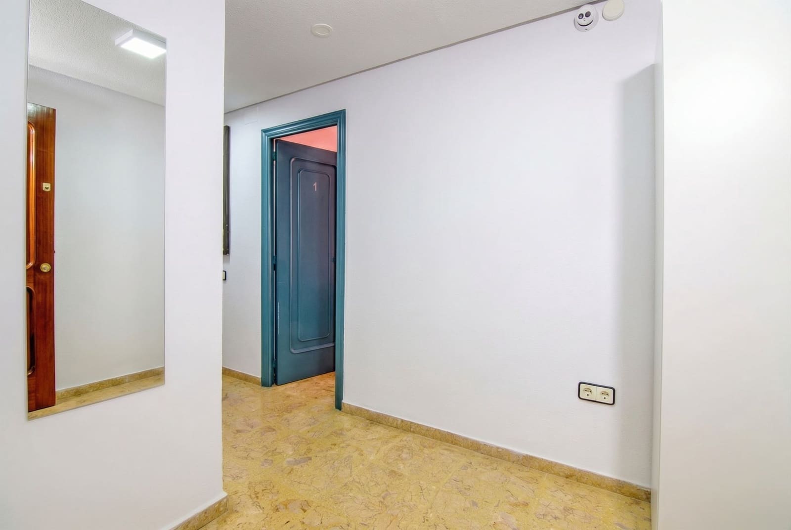 5 bedroom Flat for sale in Alicante / Alacant city with garage - € 395,000 (Ref: 9714499)