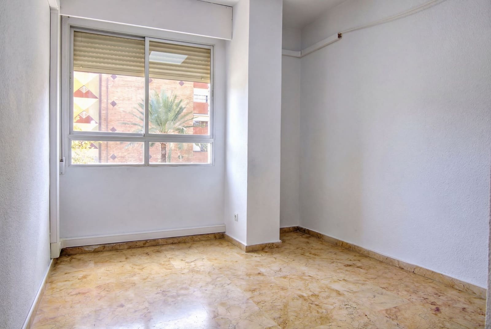 5 bedroom Flat for sale in Alicante / Alacant city with garage - € 395,000 (Ref: 9714499)