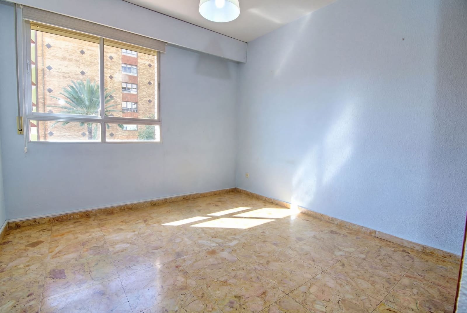 5 bedroom Flat for sale in Alicante / Alacant city with garage - € 395,000 (Ref: 9714499)