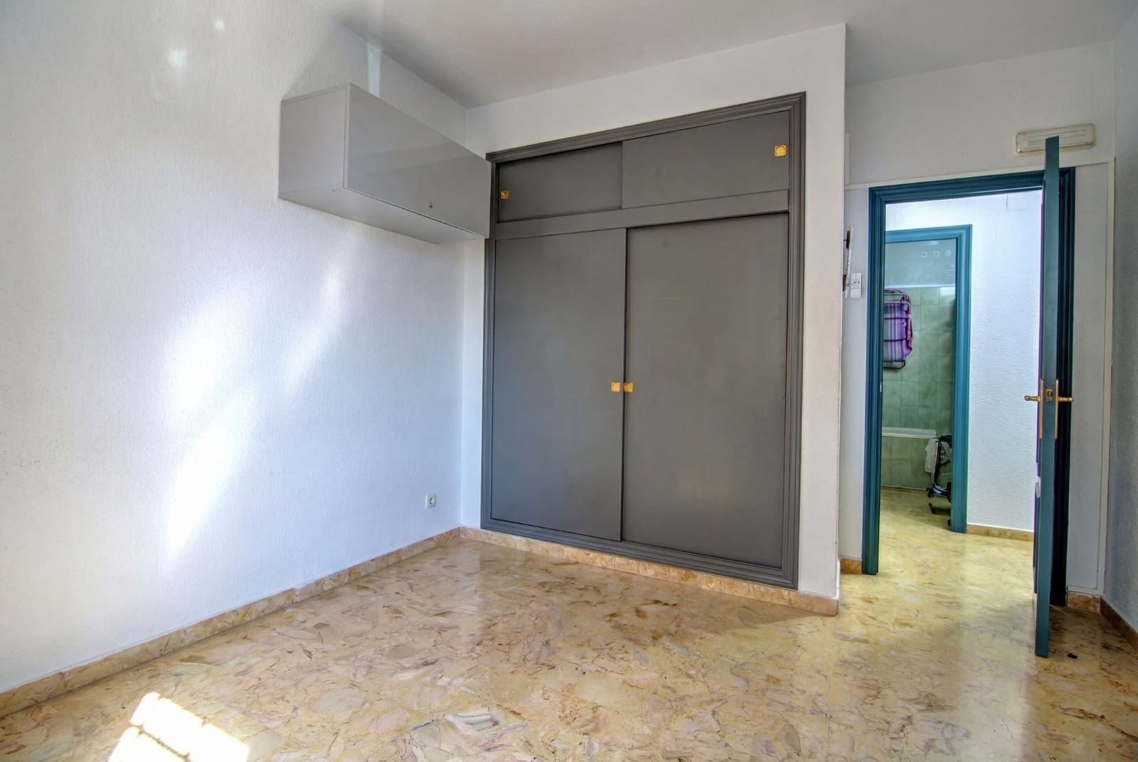 5 bedroom Flat for sale in Alicante / Alacant city with garage - € 395,000 (Ref: 9714499)