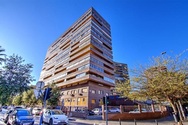 5 sovrum Lägenhet till salu i Alicante stad med garage - 395 000 € (Ref: 9714499)