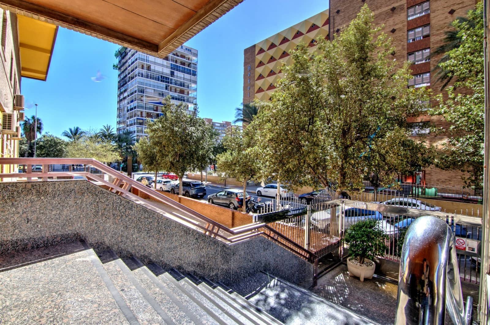 5 bedroom Flat for sale in Alicante / Alacant city with garage - € 395,000 (Ref: 9714499)