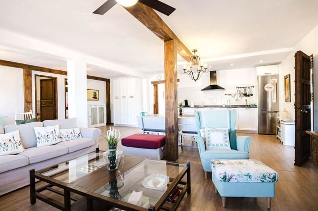 4 soveværelse Villa til salg i Vélez-Málaga med swimmingpool garage - € 460.000 (Ref: 9714500)