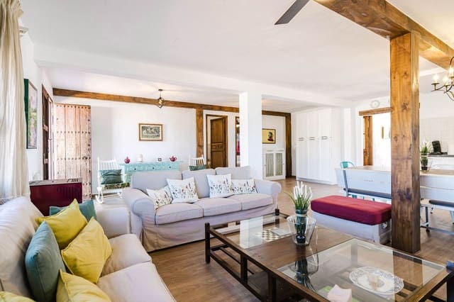 4 soveværelse Villa til salg i Vélez-Málaga med swimmingpool garage - € 460.000 (Ref: 9714500)