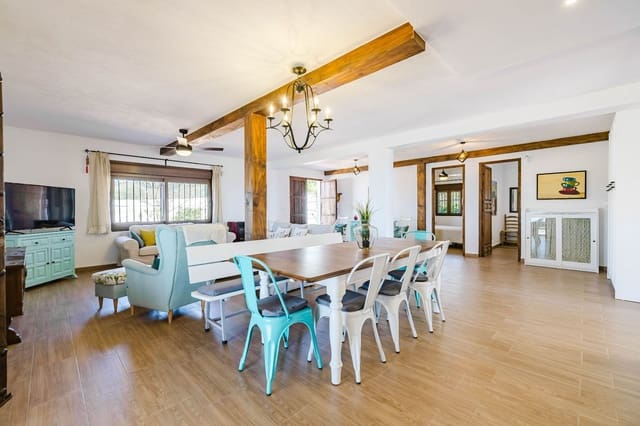 4 soveværelse Villa til salg i Vélez-Málaga med swimmingpool garage - € 460.000 (Ref: 9714500)