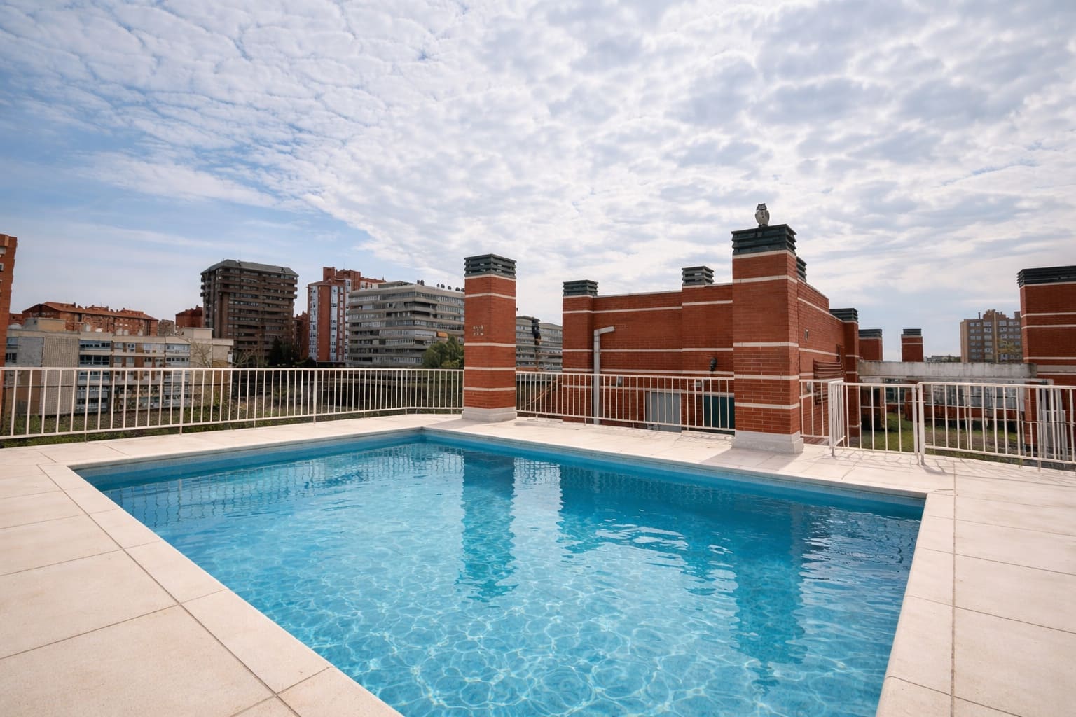 3 bedroom Flat for sale in Madrid city with pool garage - € 1,170,000 (Ref: 9714501)