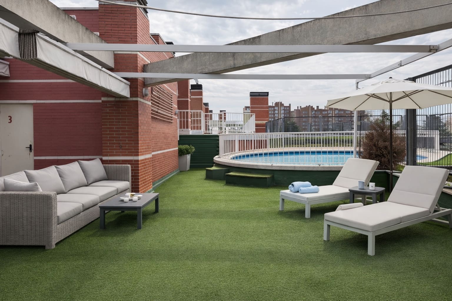 3 bedroom Flat for sale in Madrid city with pool garage - € 1,170,000 (Ref: 9714501)