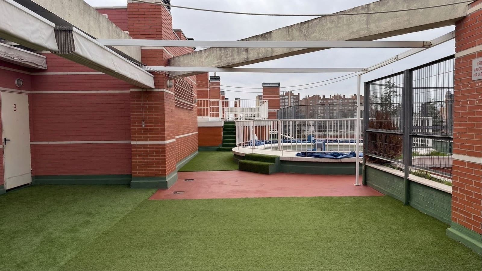 3 bedroom Flat for sale in Madrid city with pool garage - € 1,170,000 (Ref: 9714501)