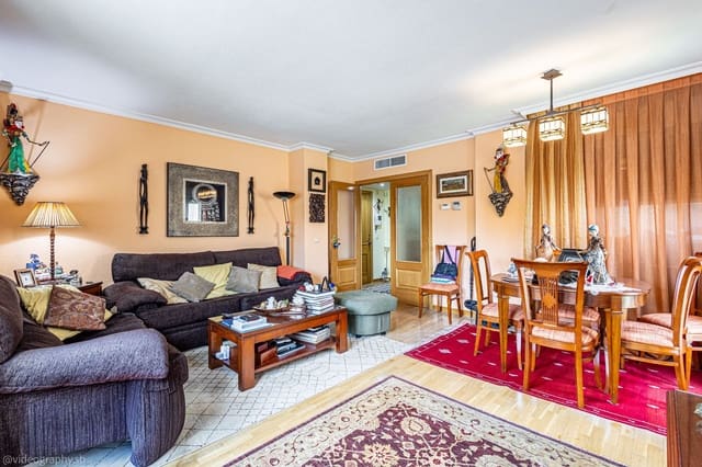 Piso de 3 habitaciones en Madrid ciudad en venta con piscina garaje - 1.170.000 € (Ref: 9714501)