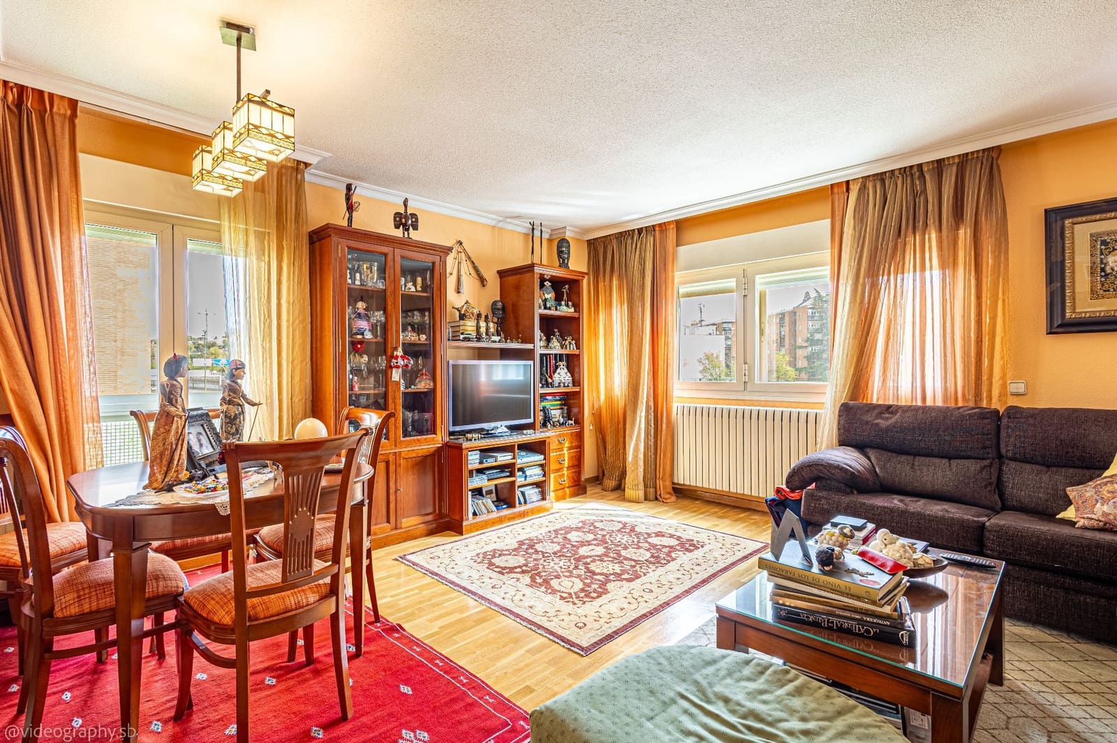 3 bedroom Flat for sale in Madrid city with pool garage - € 1,170,000 (Ref: 9714501)