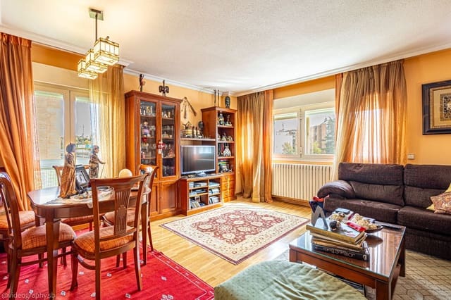 Piso de 3 habitaciones en Madrid ciudad en venta con piscina garaje - 1.170.000 € (Ref: 9714501)