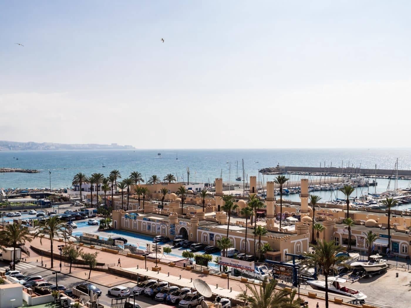 1 bedroom Apartment for sale in Fuengirola with pool - € 249,000 (Ref: 9714503)