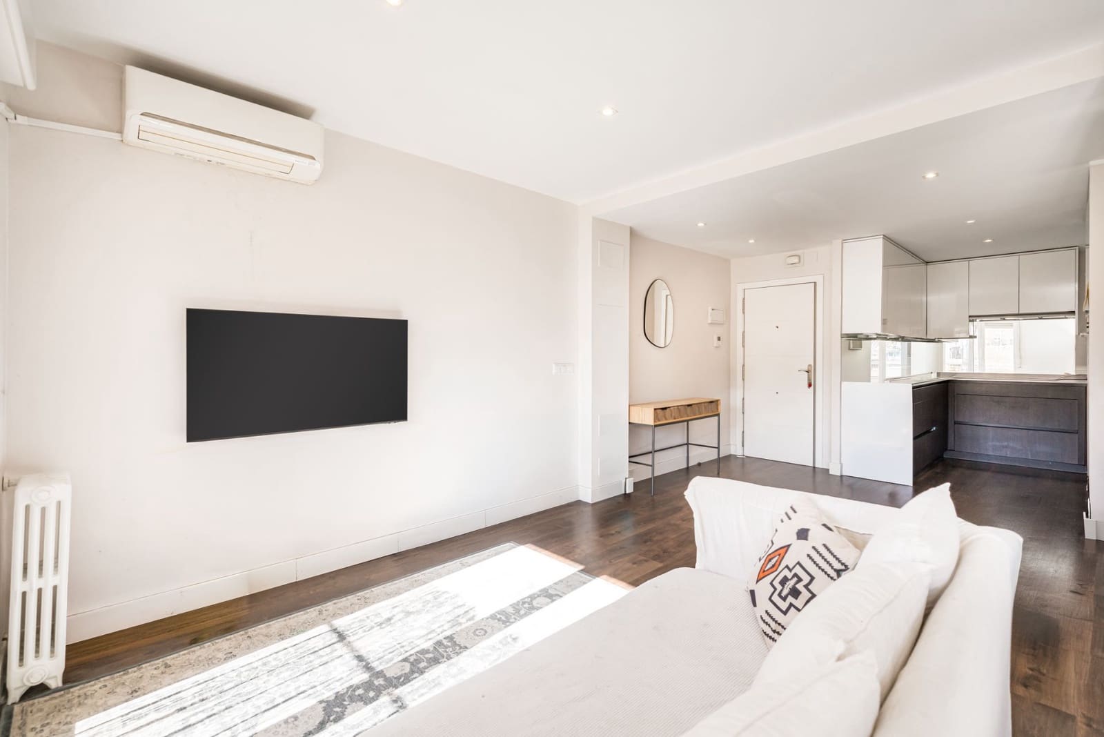 2 bedroom Flat for sale in Madrid city - € 820,000 (Ref: 9719486)