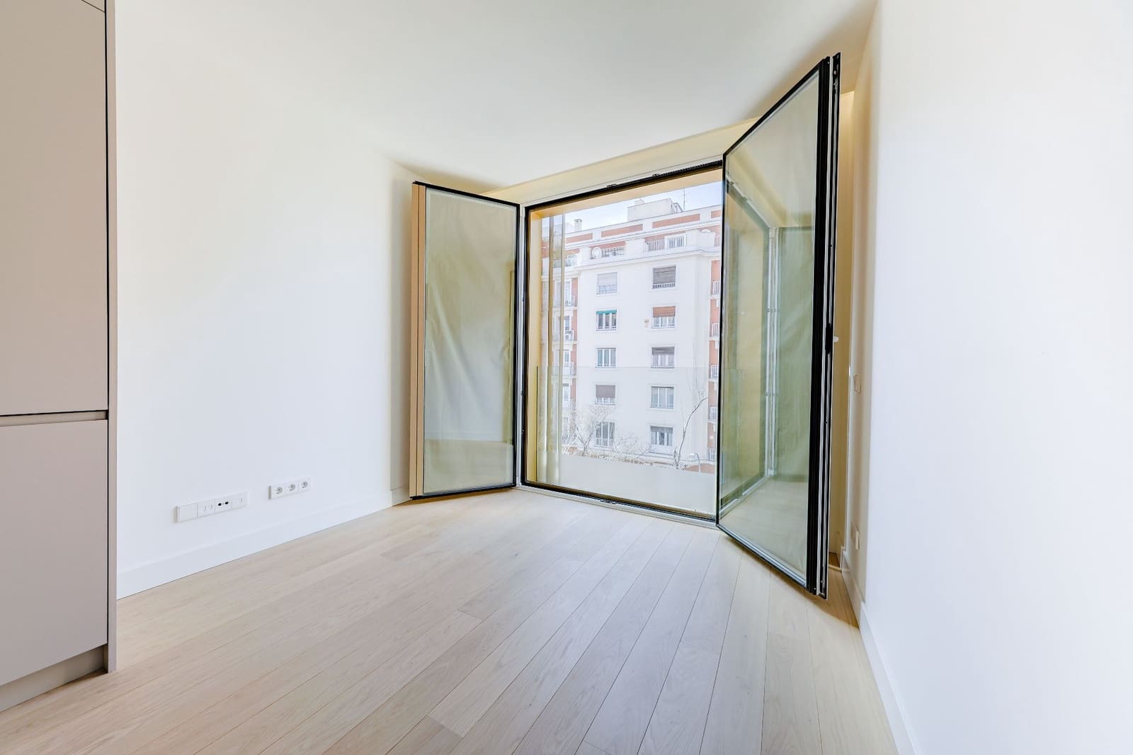 1 bedroom Flat for sale in Madrid city - € 695,000 (Ref: 9735159)