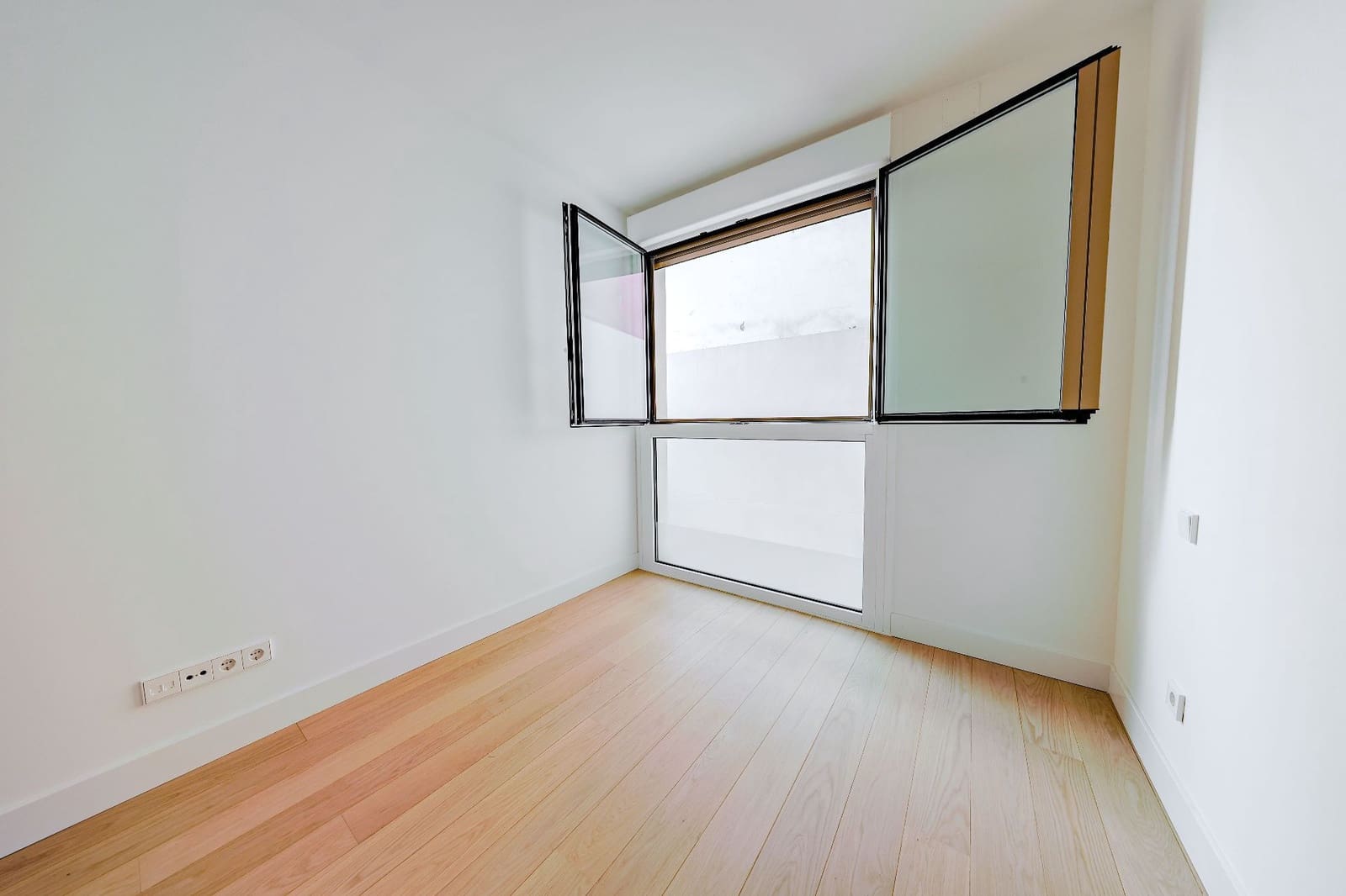 1 bedroom Flat for sale in Madrid city - € 695,000 (Ref: 9735159)