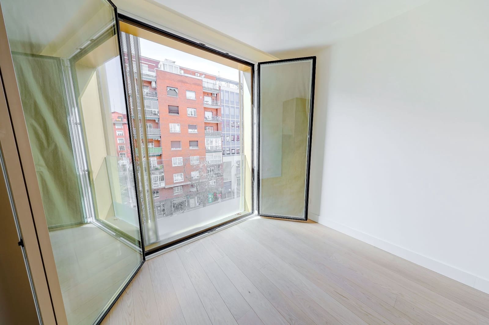 1 bedroom Flat for sale in Madrid city - € 695,000 (Ref: 9735159)