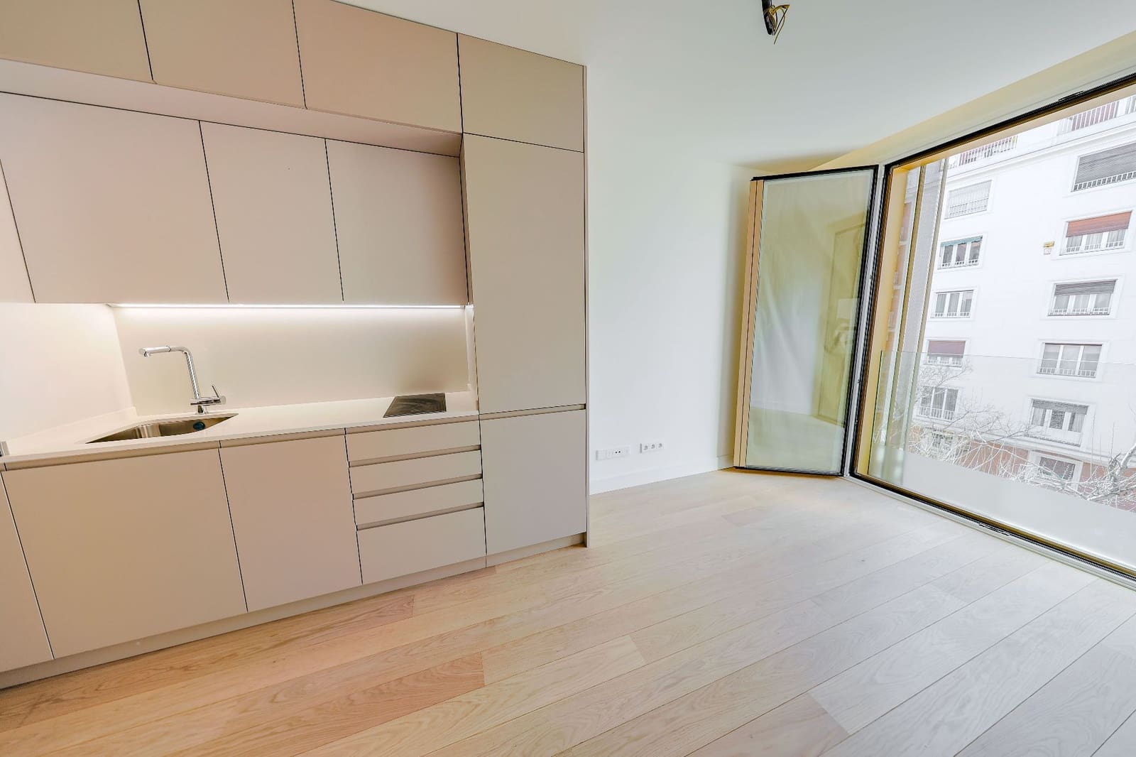 1 bedroom Flat for sale in Madrid city - € 695,000 (Ref: 9735159)