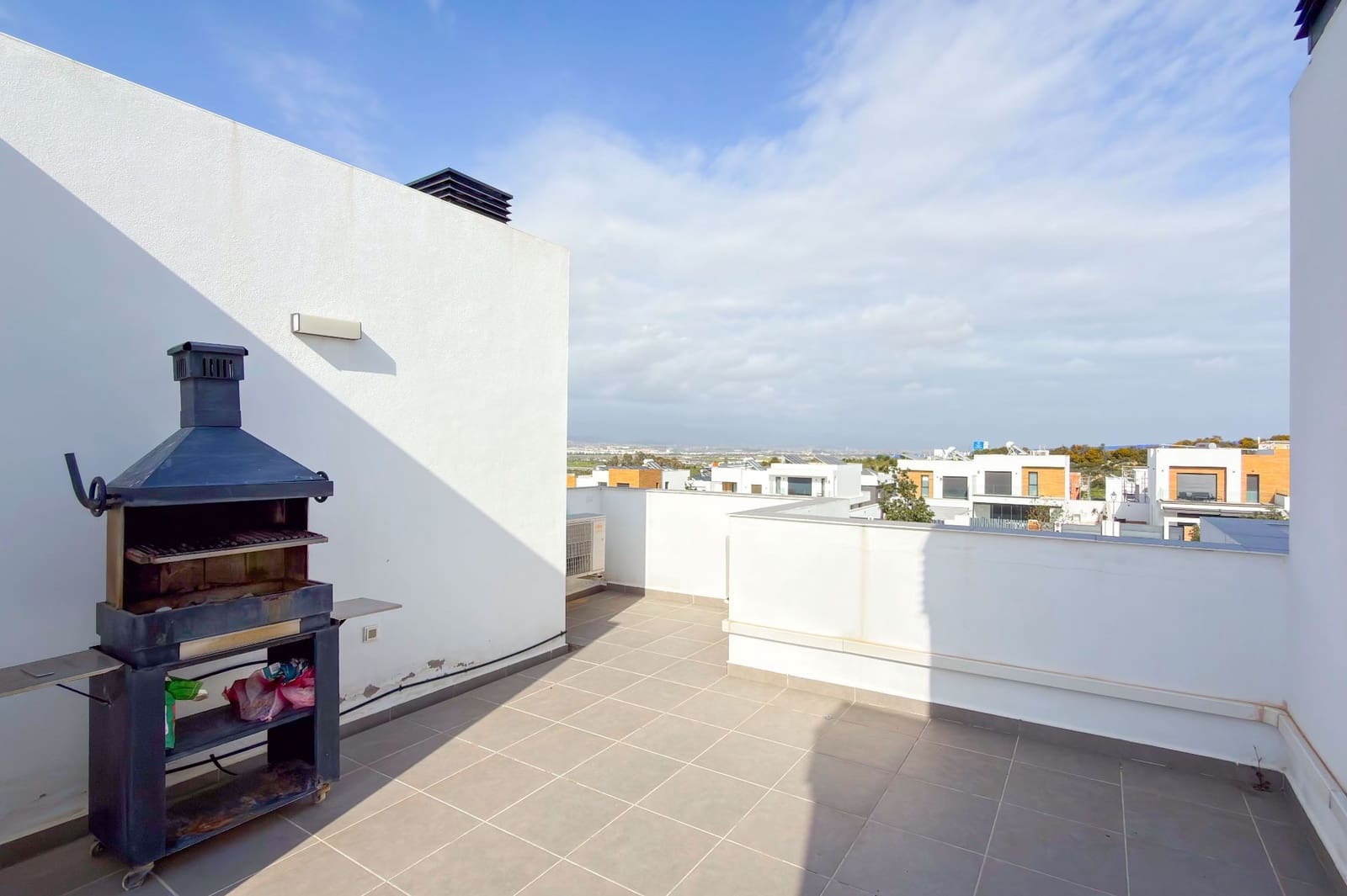 3 bedroom Villa for sale in Alhaurin de la Torre with pool garage - € 595,000 (Ref: 9735161)