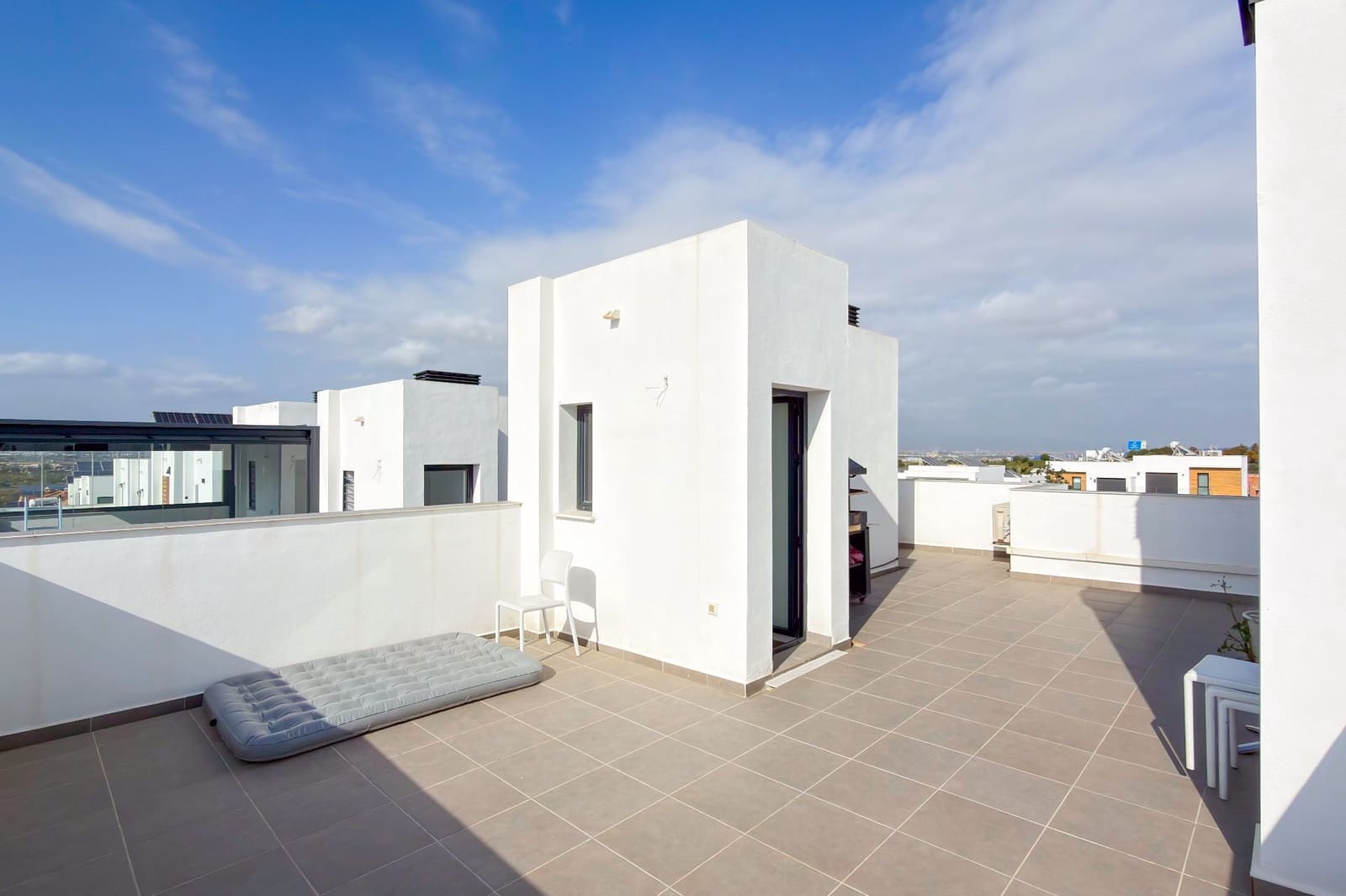 3 bedroom Villa for sale in Alhaurin de la Torre with pool garage - € 595,000 (Ref: 9735161)