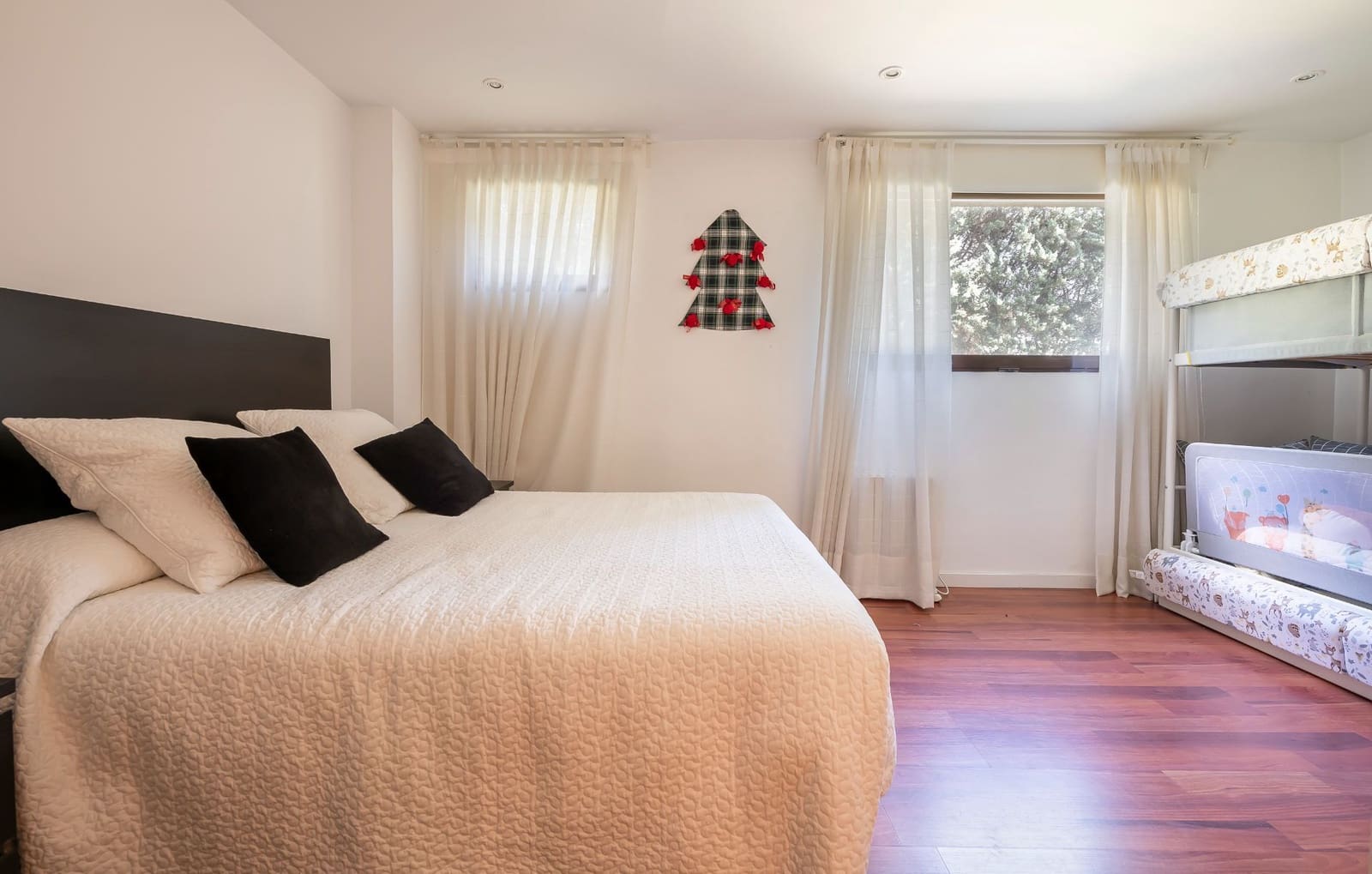 4 quarto Moradia para venda em Valdemorillo com piscina garagem - 1 415 000 € (Ref: 9747564)