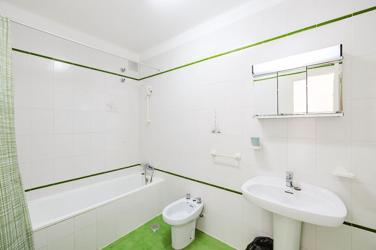 3 soverom Kjedet enebolig til salgs i Nerja med svømmebasseng - € 414 000 (Ref: 9751601)