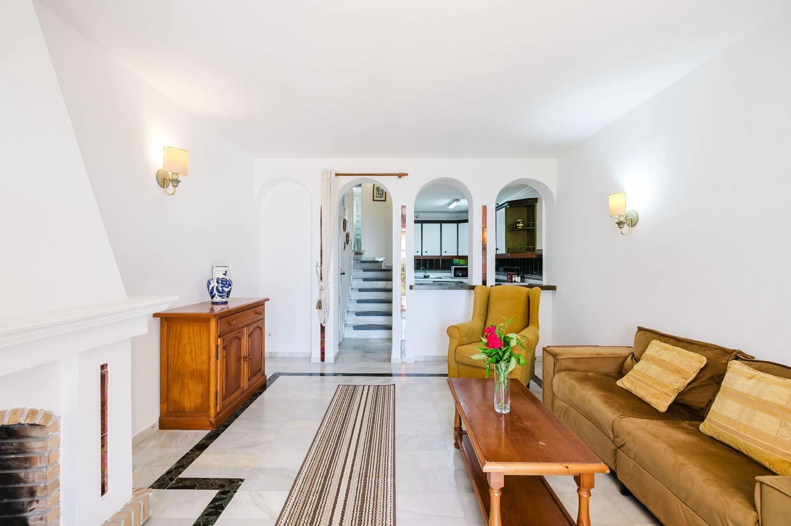 3 soverom Kjedet enebolig til salgs i Nerja med svømmebasseng - € 414 000 (Ref: 9751601)