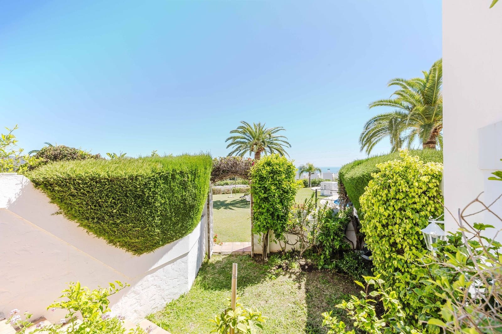 3 soverom Kjedet enebolig til salgs i Nerja med svømmebasseng - € 414 000 (Ref: 9751601)