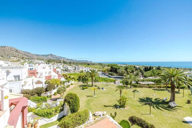 3 bedroom Semi-detached Villa for sale in Nerja with pool - € 414,000 (Ref: 9751601)
