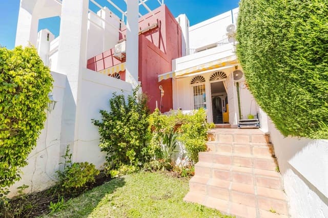 3 bedroom Semi-detached Villa for sale in Nerja with pool - € 414,000 (Ref: 9751601)