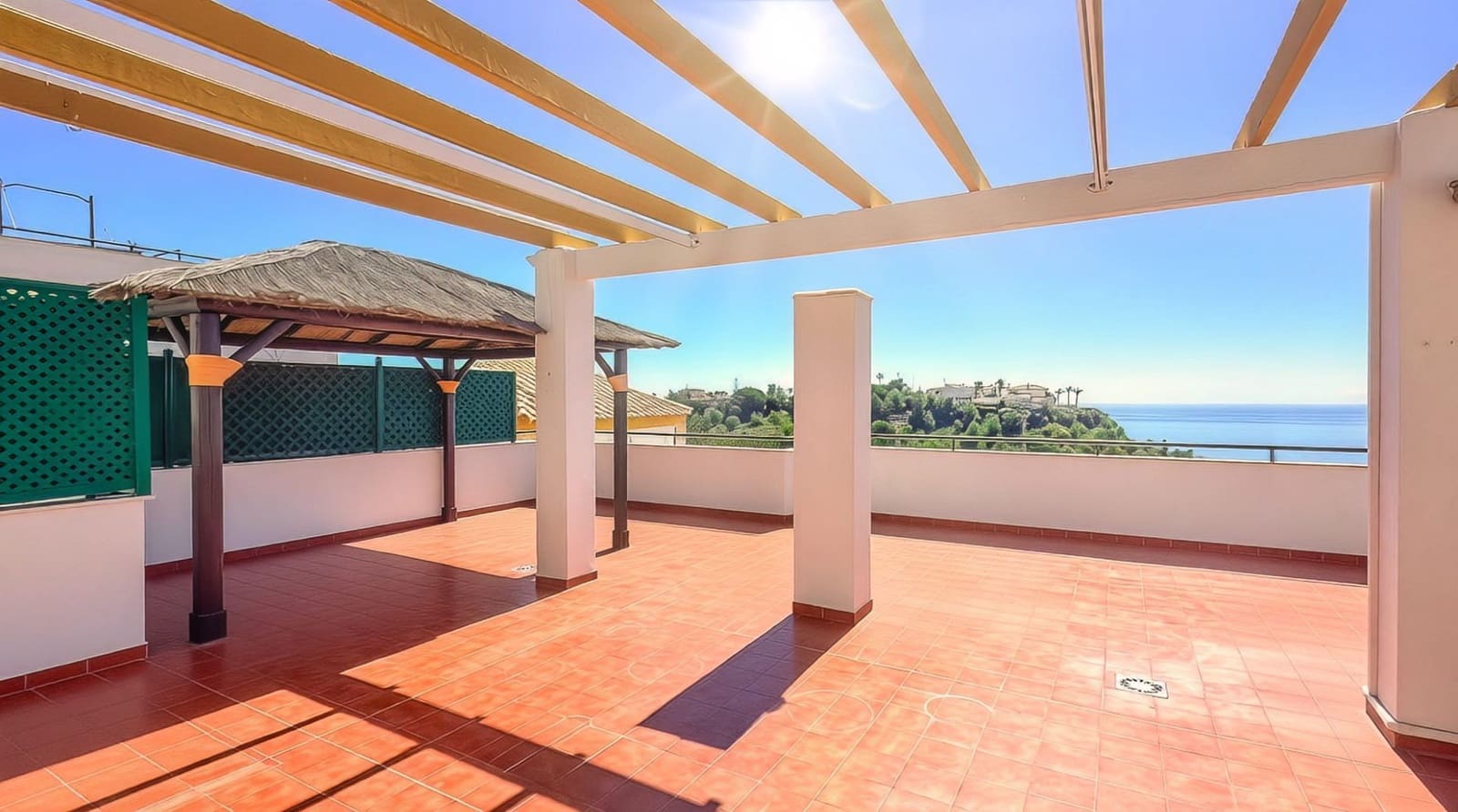 3 soveværelse Lejlighed til salg i Benalmadena med garage - € 650.000 (Ref: 9755322)