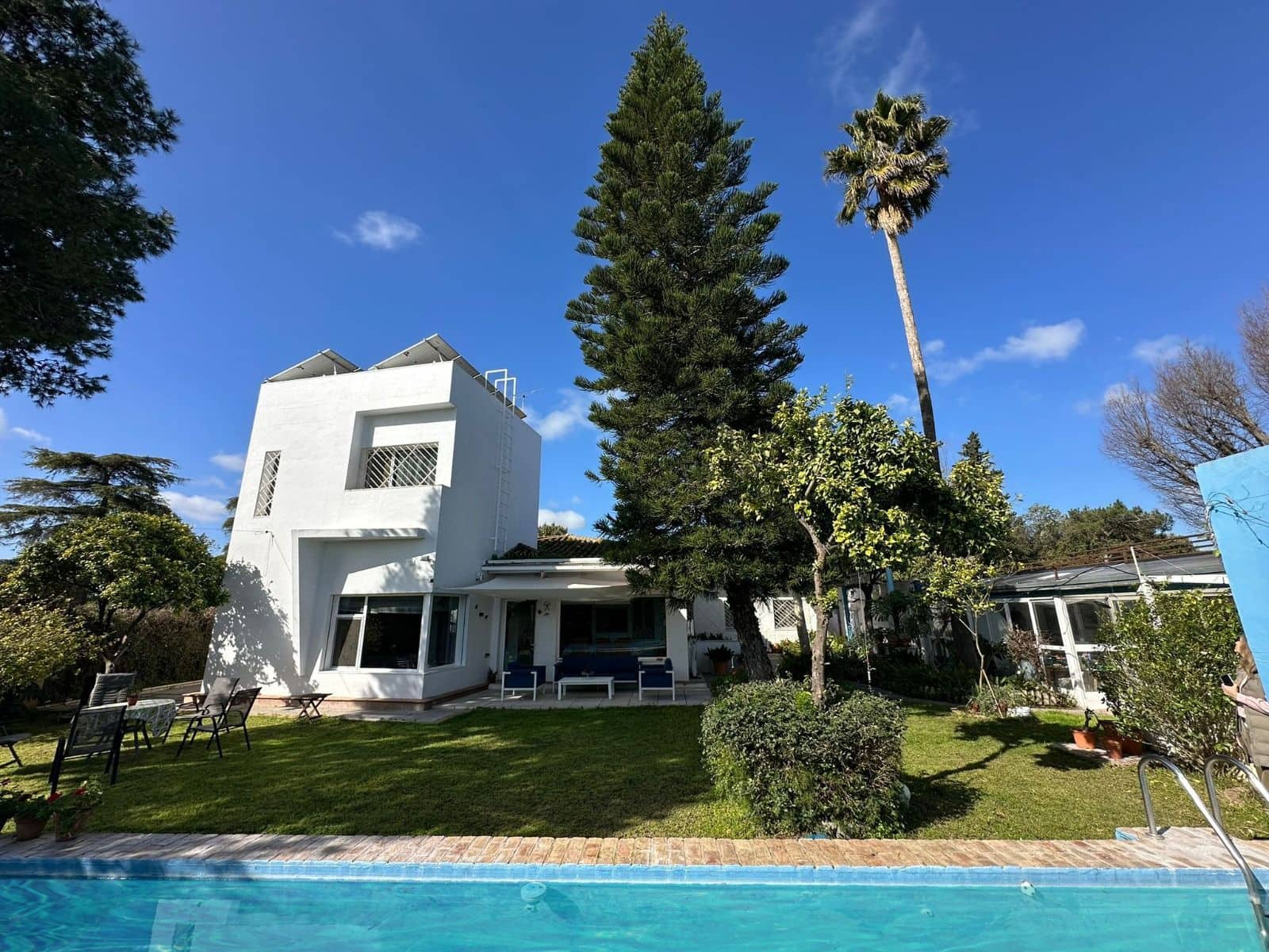 5 makuuhuone Huvila myytävänä paikassa Sevilla kaupunki mukana uima-altaan 
autotalli - 595 000 € (Ref: 9761668)