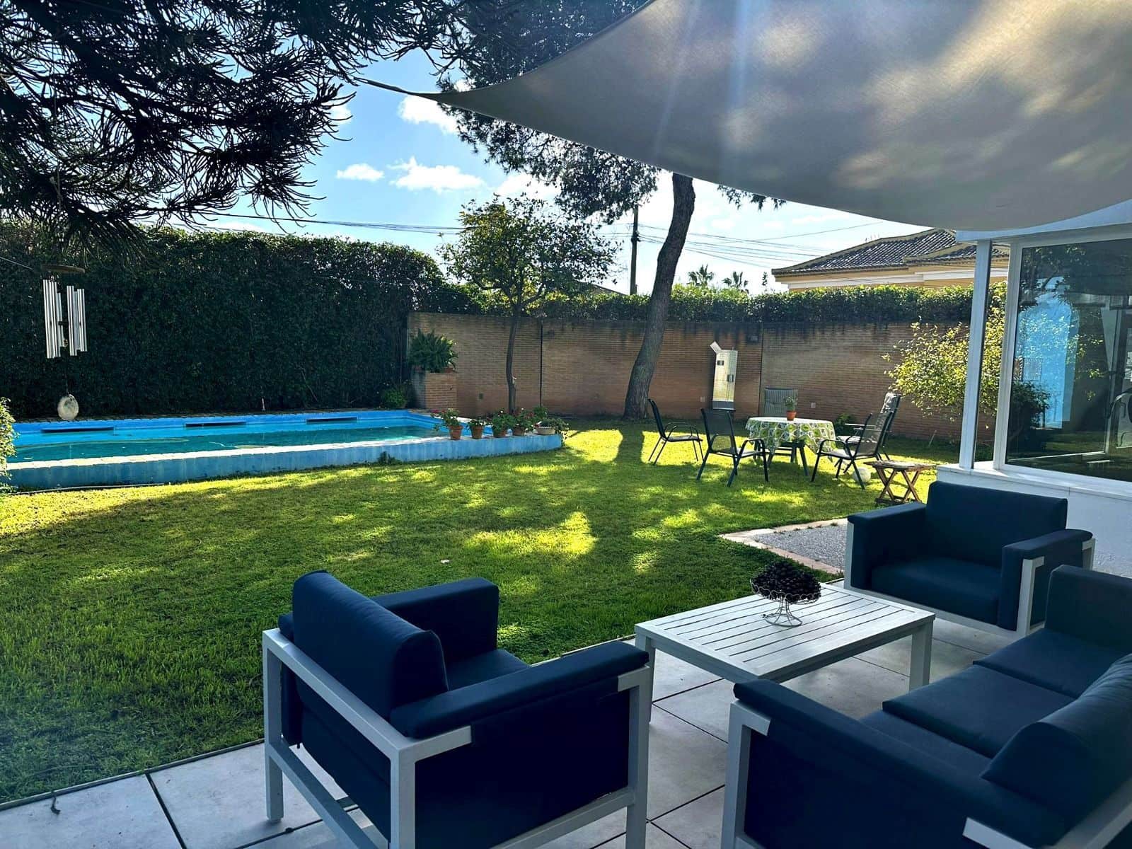 5 makuuhuone Huvila myytävänä paikassa Sevilla kaupunki mukana uima-altaan 
autotalli - 595 000 € (Ref: 9761668)