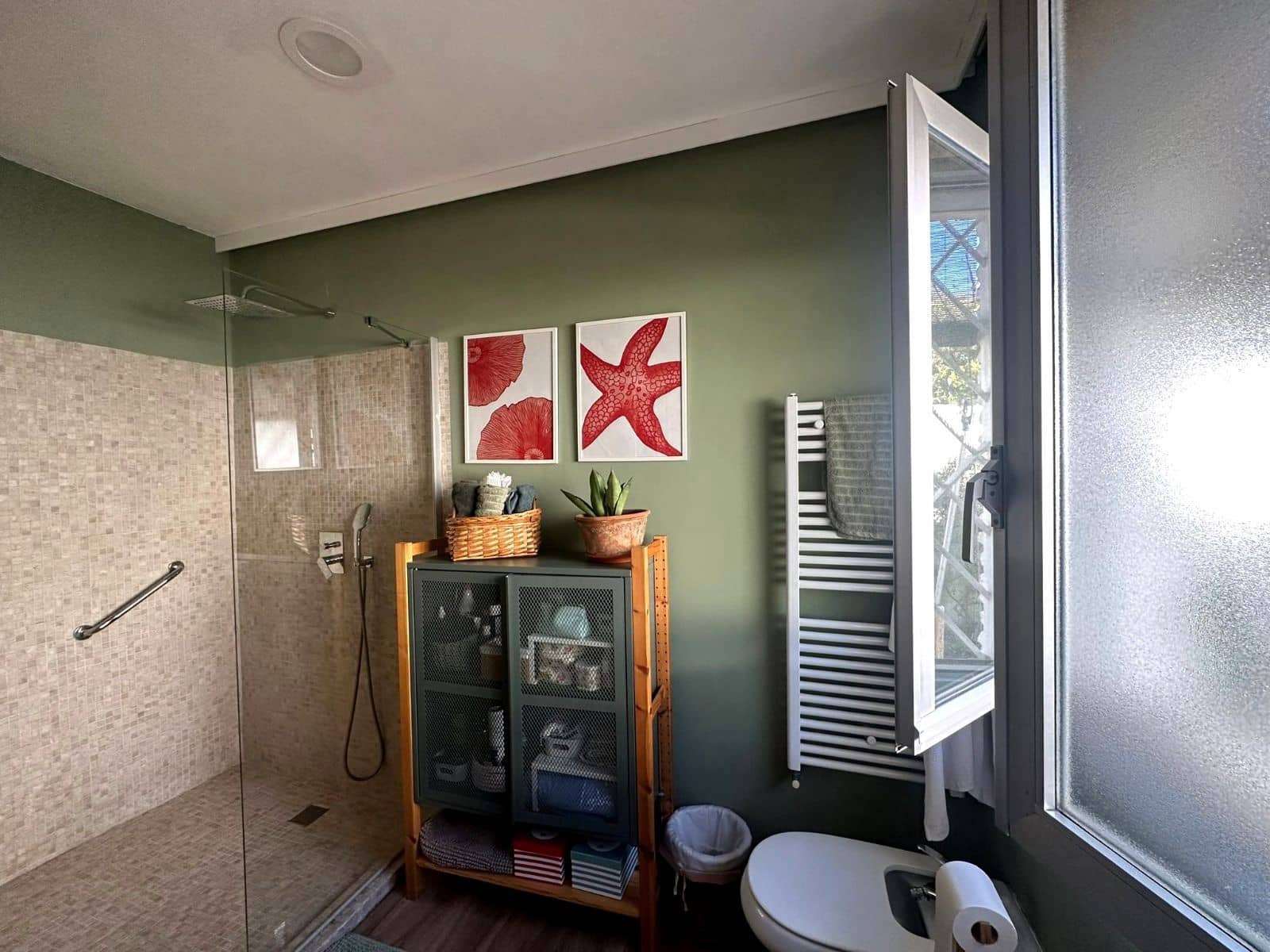 5 makuuhuone Huvila myytävänä paikassa Sevilla kaupunki mukana uima-altaan 
autotalli - 595 000 € (Ref: 9761668)