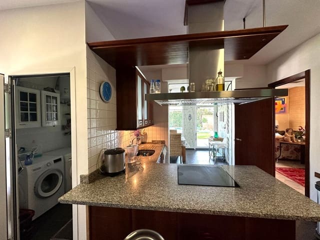 5 makuuhuone Huvila myytävänä paikassa Sevilla kaupunki mukana uima-altaan 
autotalli - 595 000 € (Ref: 9761668)