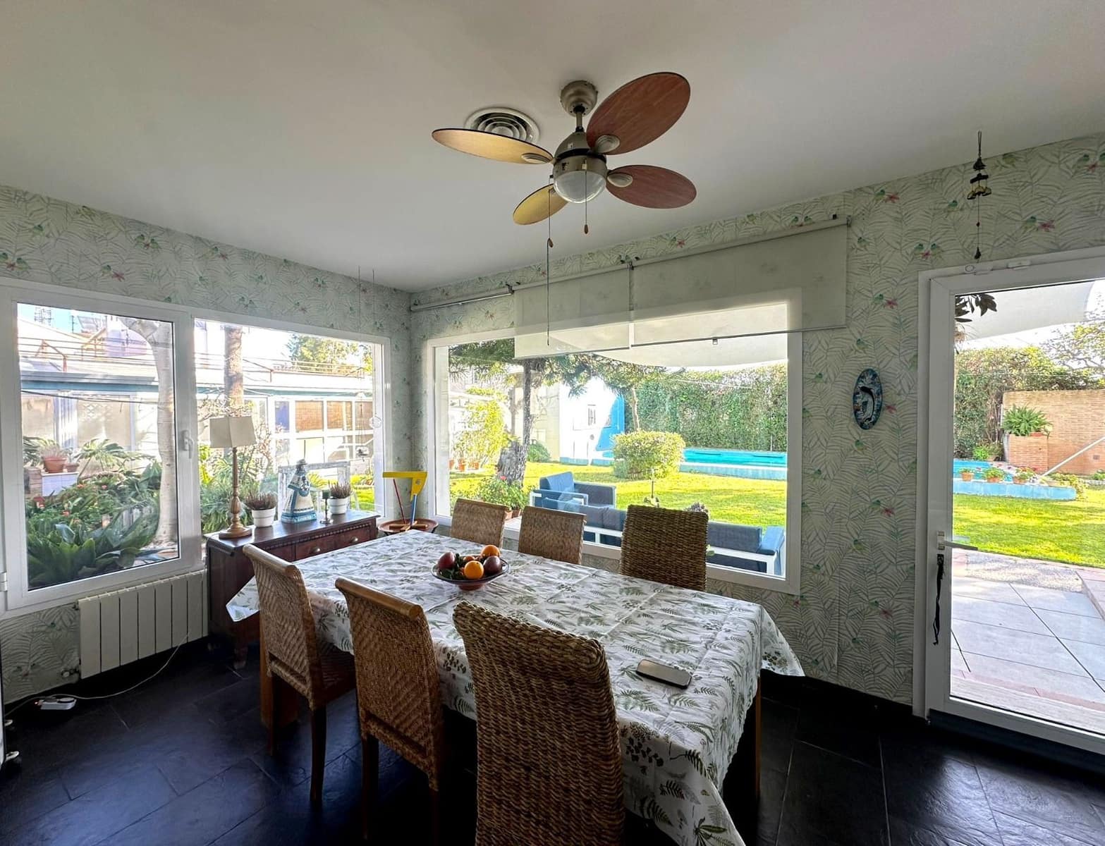 5 makuuhuone Huvila myytävänä paikassa Sevilla kaupunki mukana uima-altaan 
autotalli - 595 000 € (Ref: 9761668)