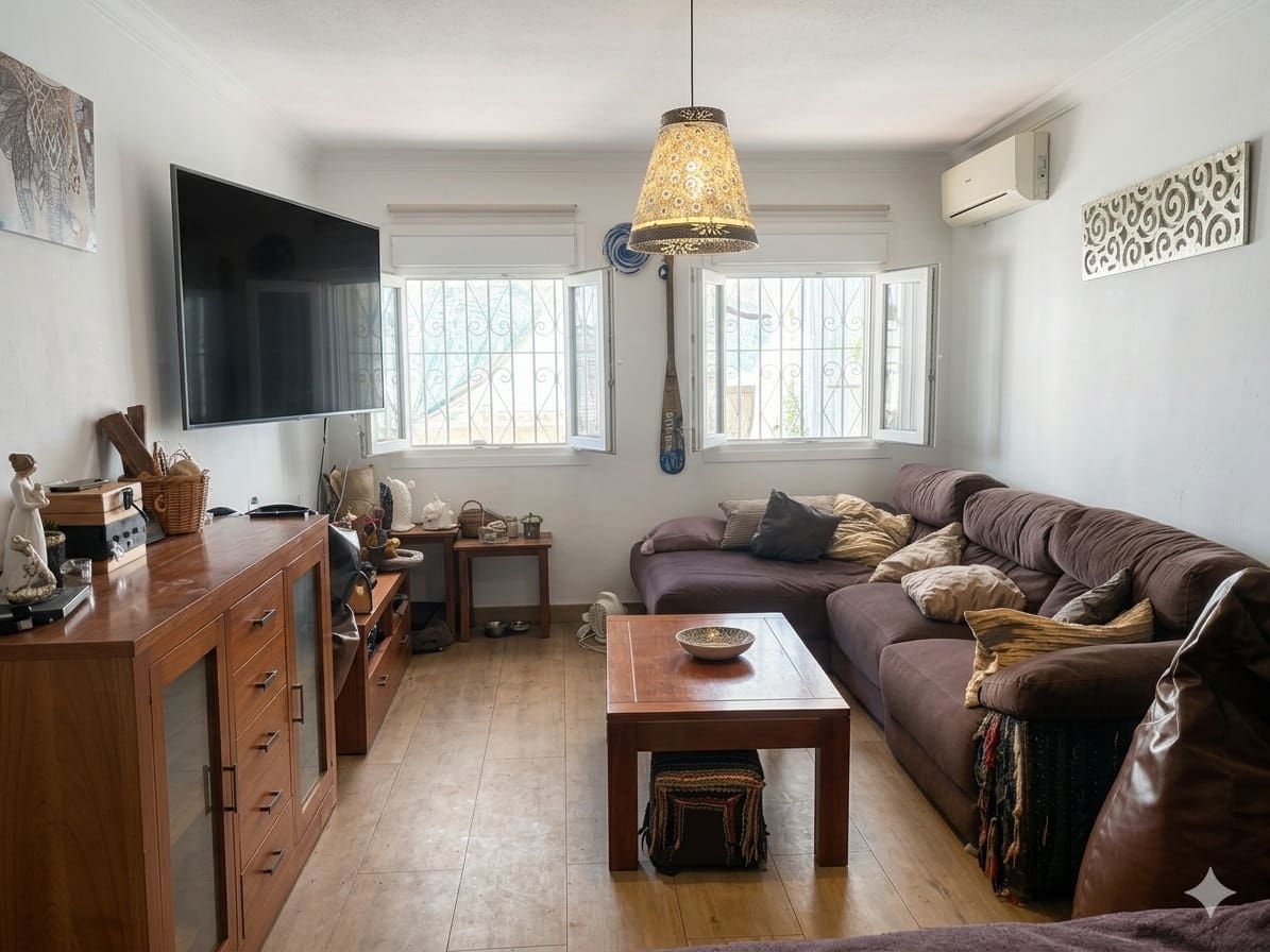 3 bedroom Villa for sale in Rincon de la Victoria with pool garage - € 530,000 (Ref: 9761669)