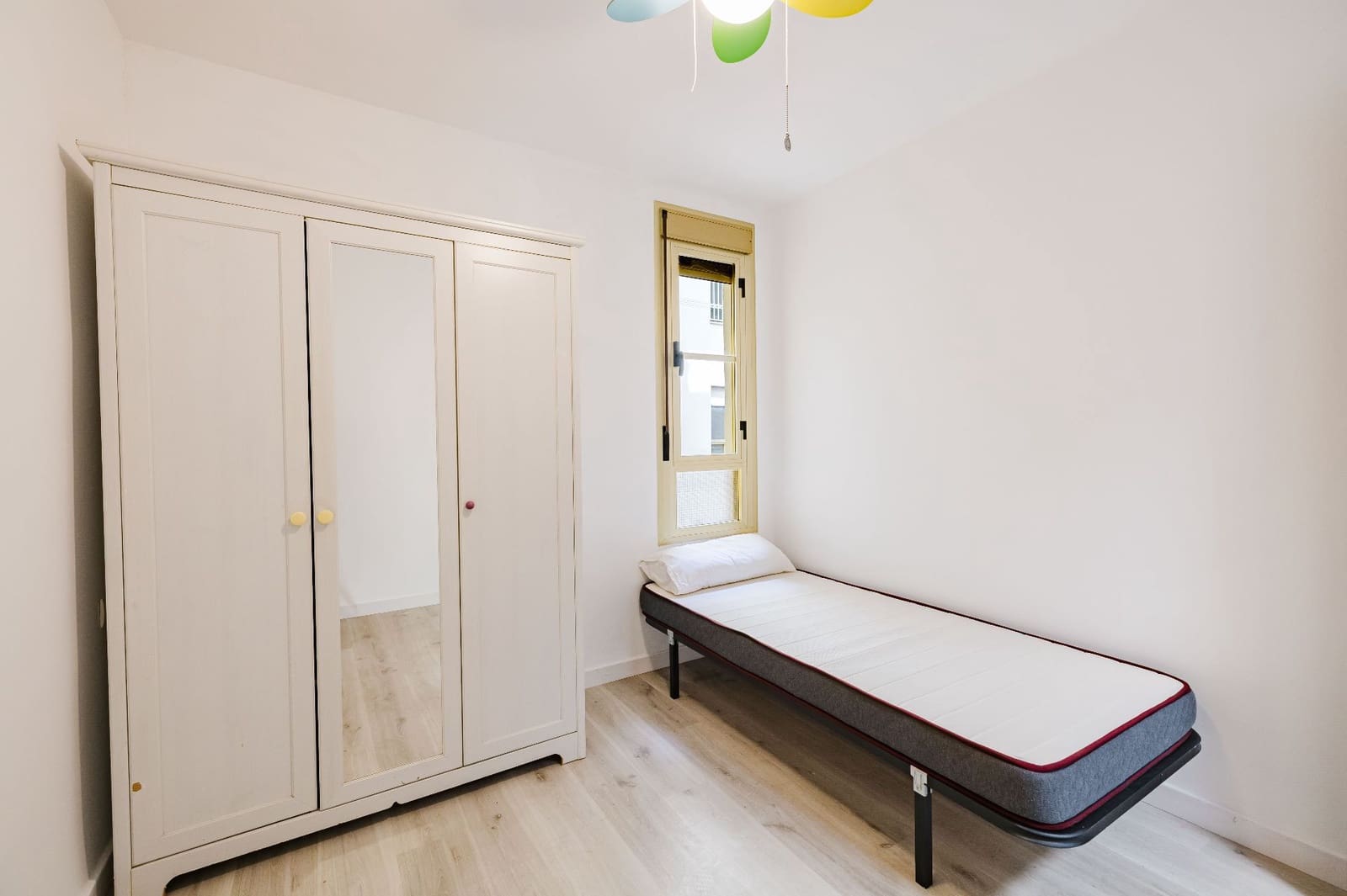 3 soverom Villa til salgs i Malaga by med svømmebasseng garasje - € 450 000 (Ref: 9761670)