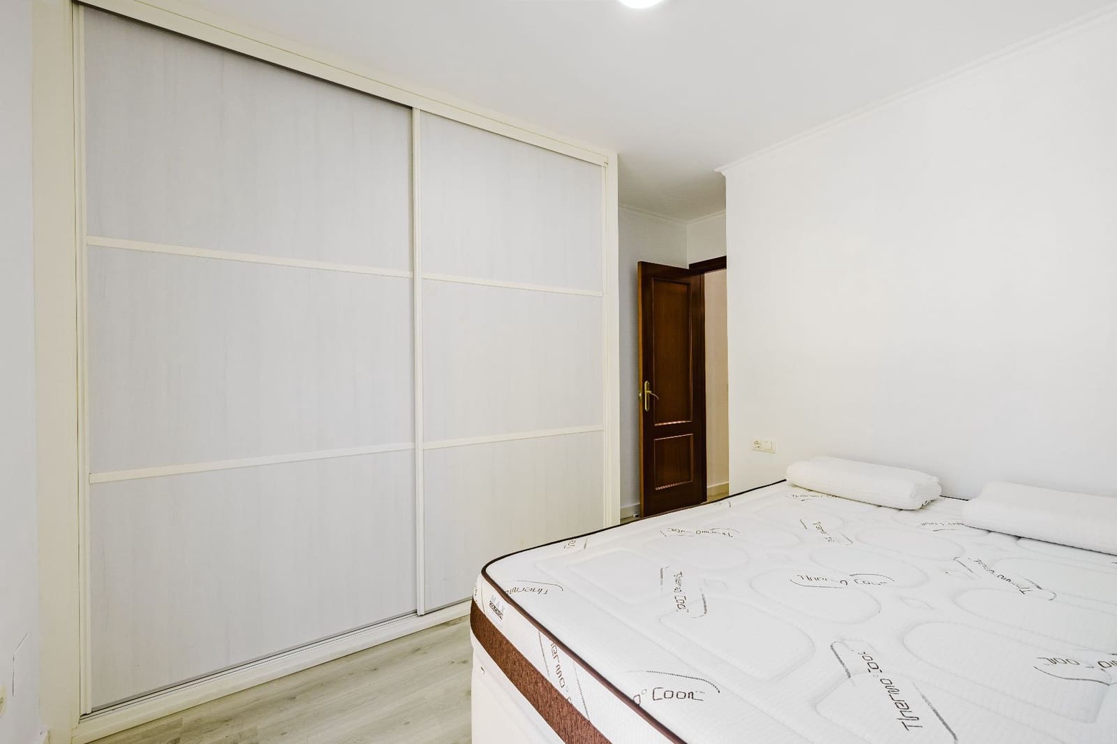 3 soverom Villa til salgs i Malaga by med svømmebasseng garasje - € 450 000 (Ref: 9761670)