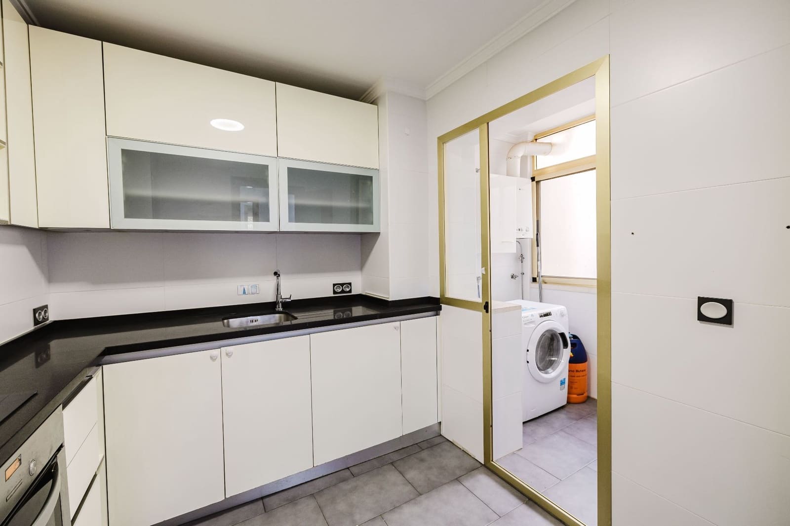 3 soverom Villa til salgs i Malaga by med svømmebasseng garasje - € 450 000 (Ref: 9761670)