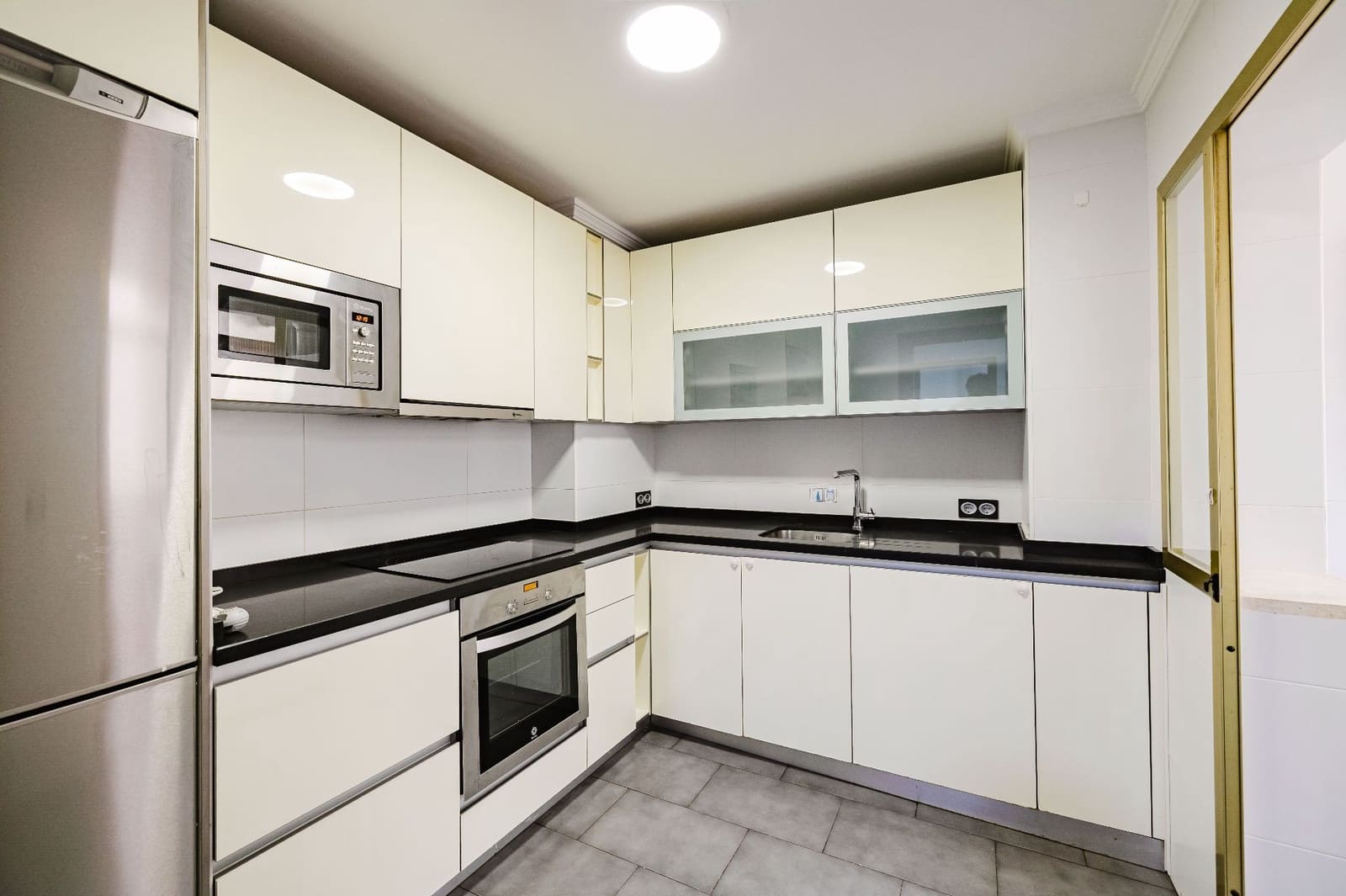 3 soverom Villa til salgs i Malaga by med svømmebasseng garasje - € 450 000 (Ref: 9761670)