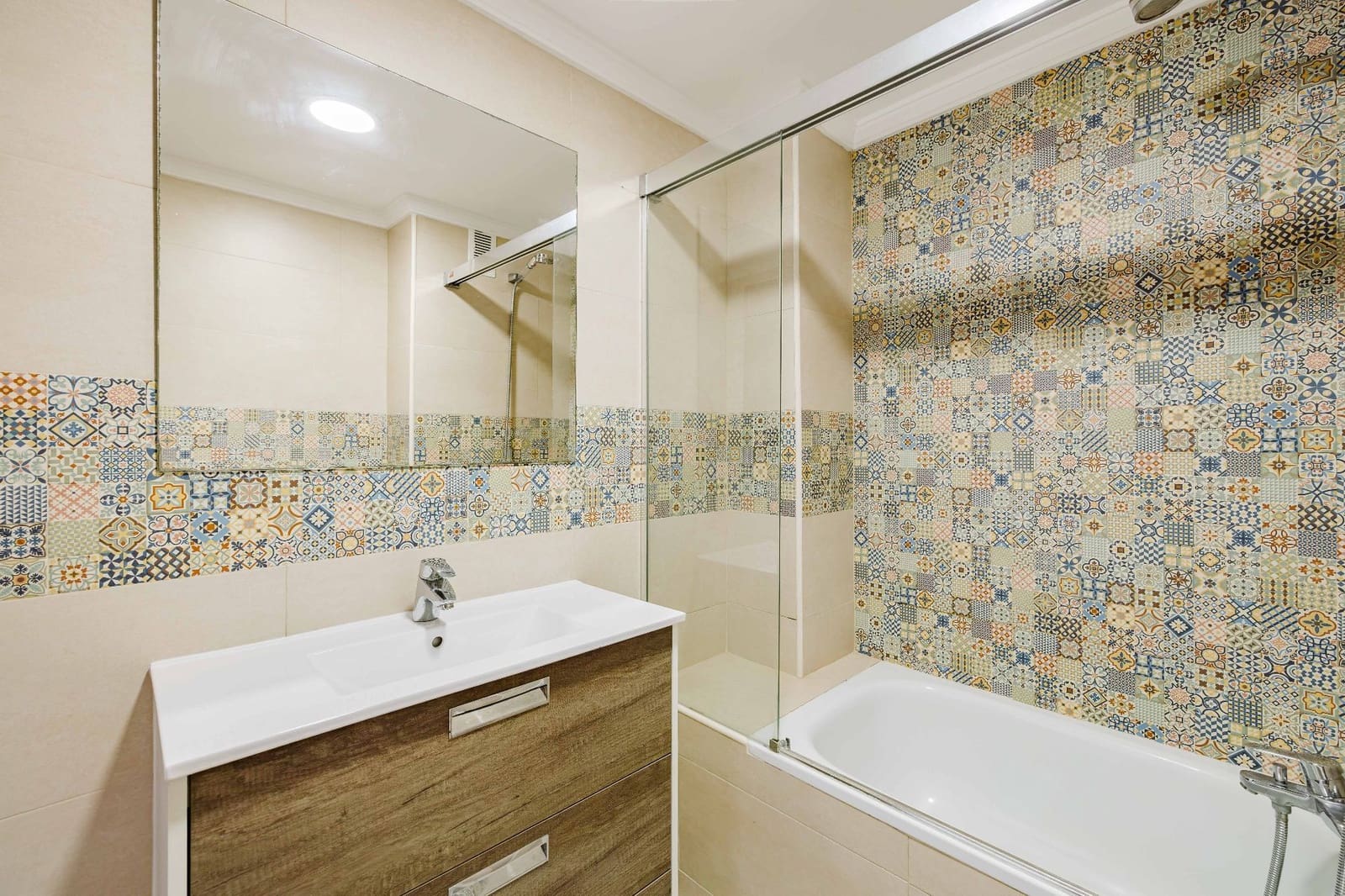 3 soverom Villa til salgs i Malaga by med svømmebasseng garasje - € 450 000 (Ref: 9761670)