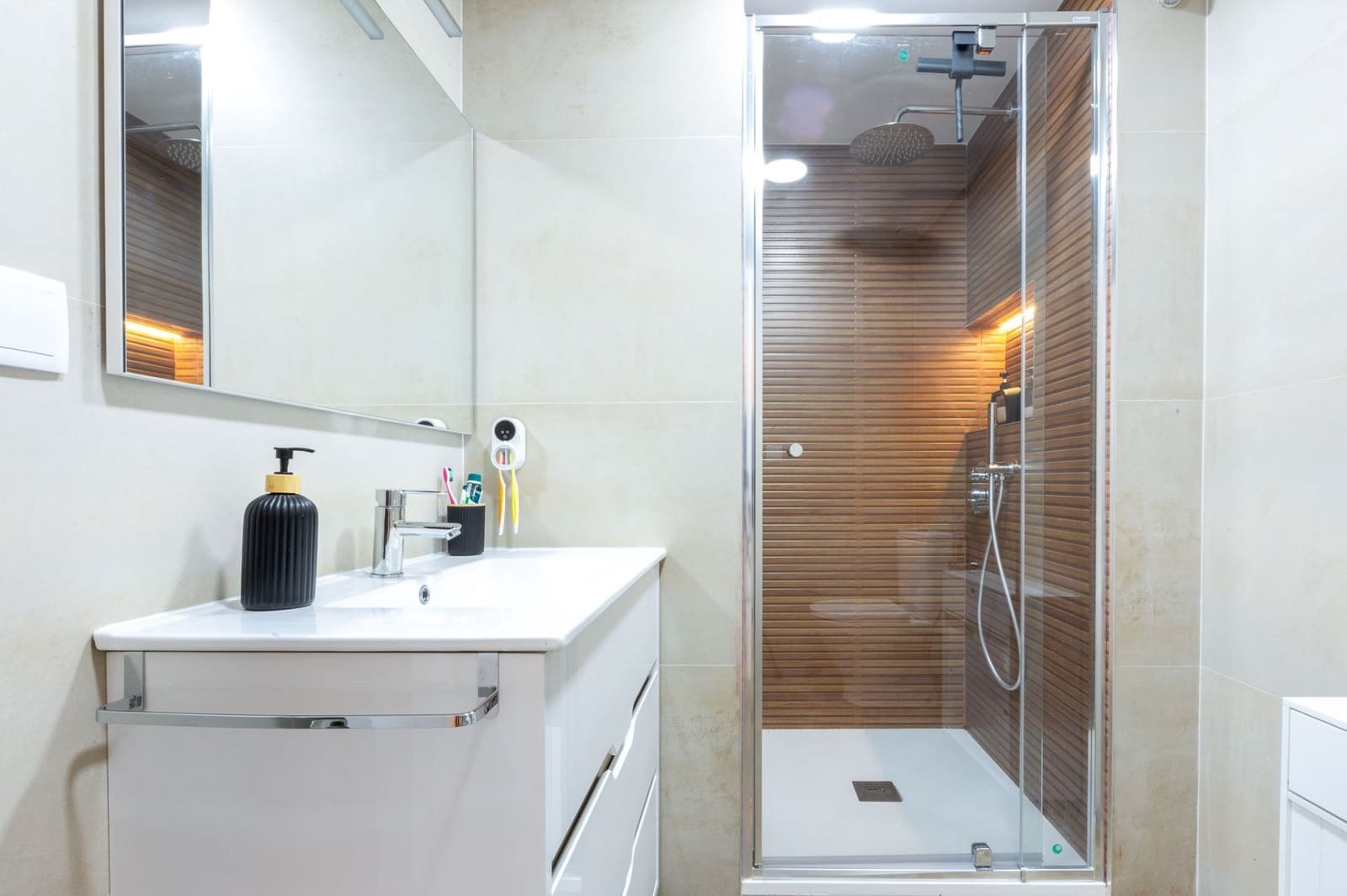 3 bedroom Apartment for sale in Torrox with garage - € 390,000 (Ref: 9772677)