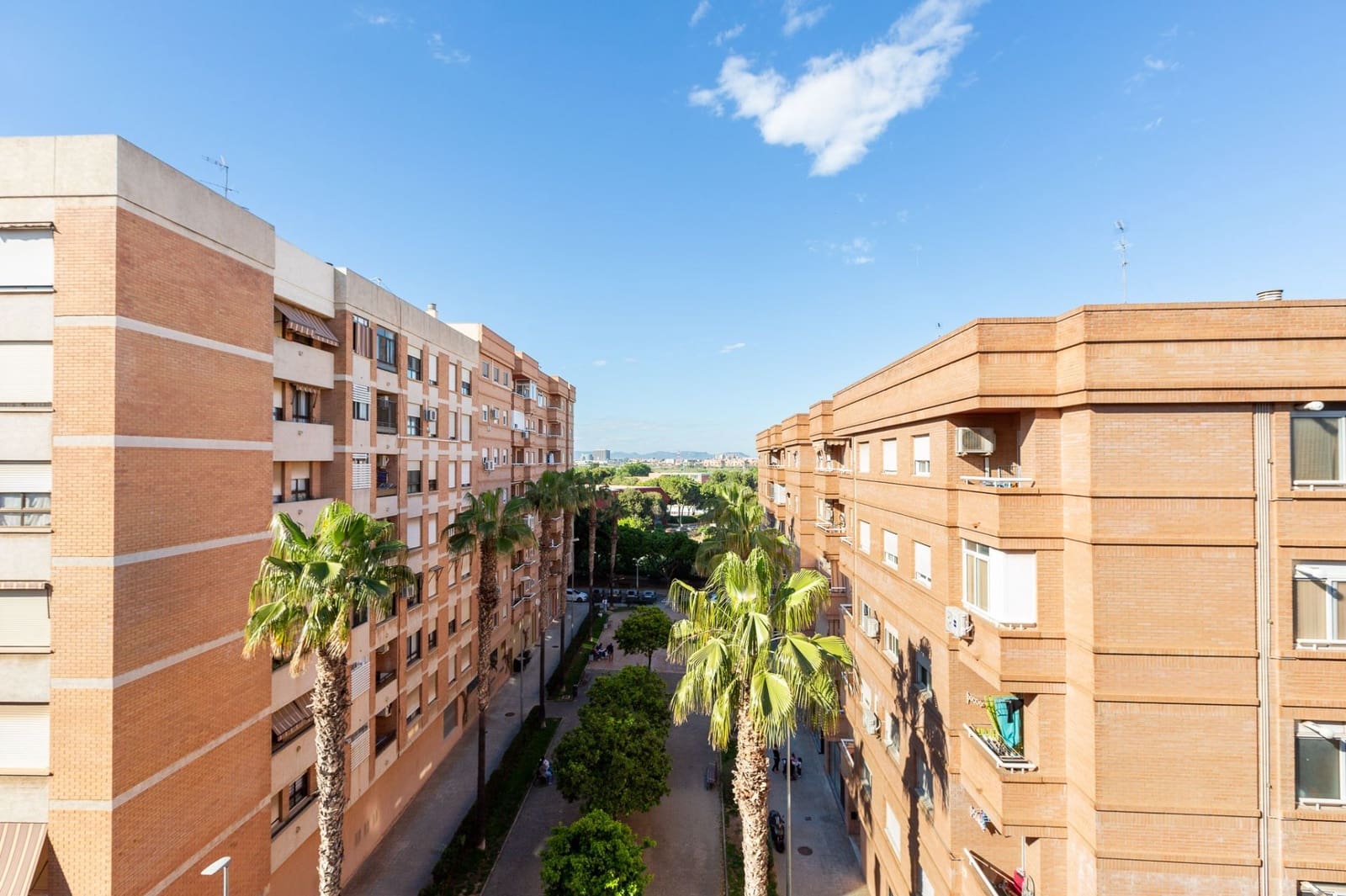 3 bedroom Apartment for sale in Torrox with garage - € 390,000 (Ref: 9772677)