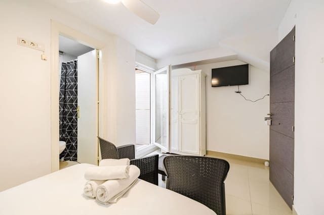 4 chambre Villa/Maison à vendre à Malaga ville - 350 000 € (Ref: 9772678)