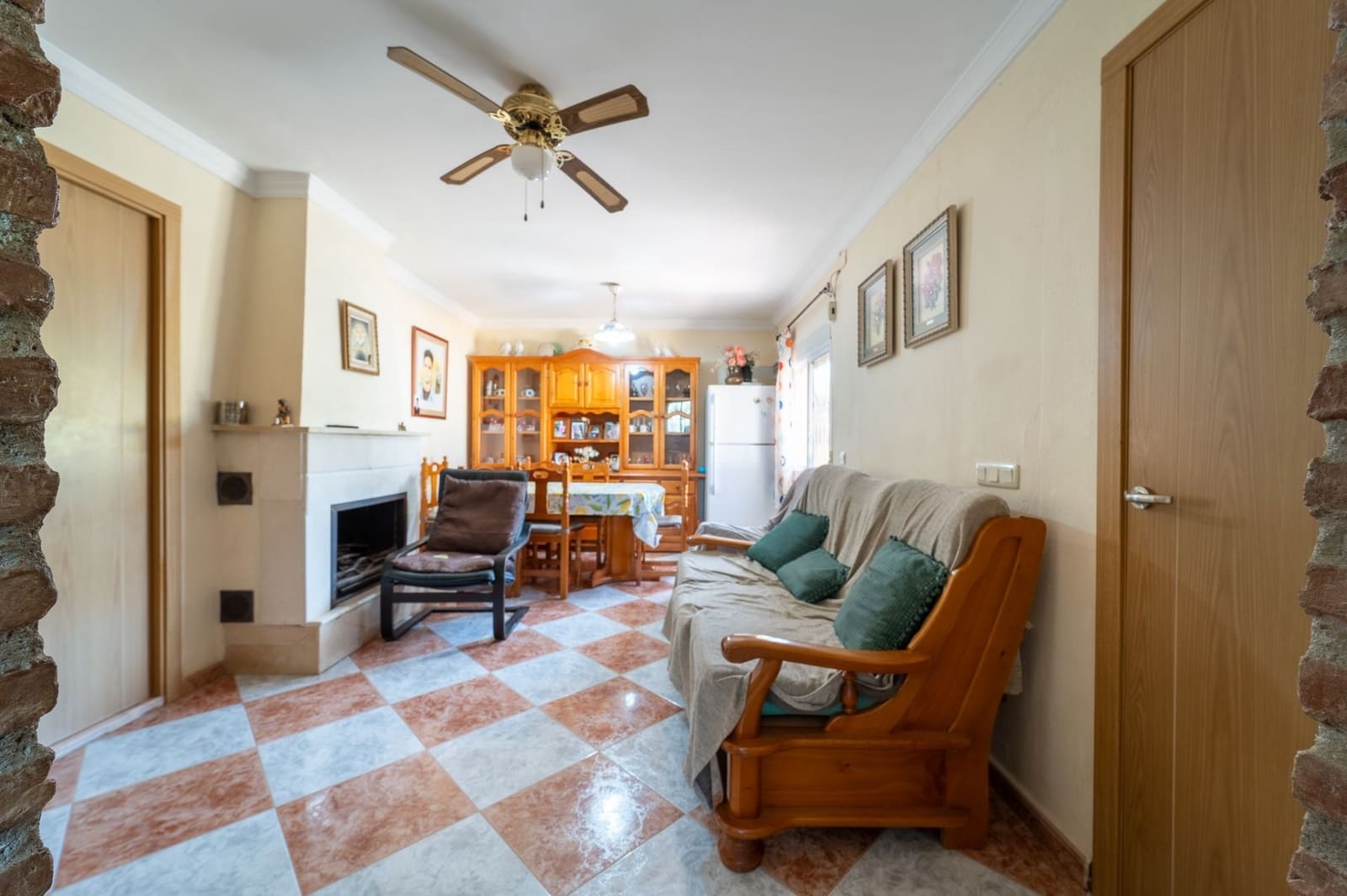 4 bedroom Villa for sale in Almogia with pool garage - € 210,000 (Ref: 9772679)