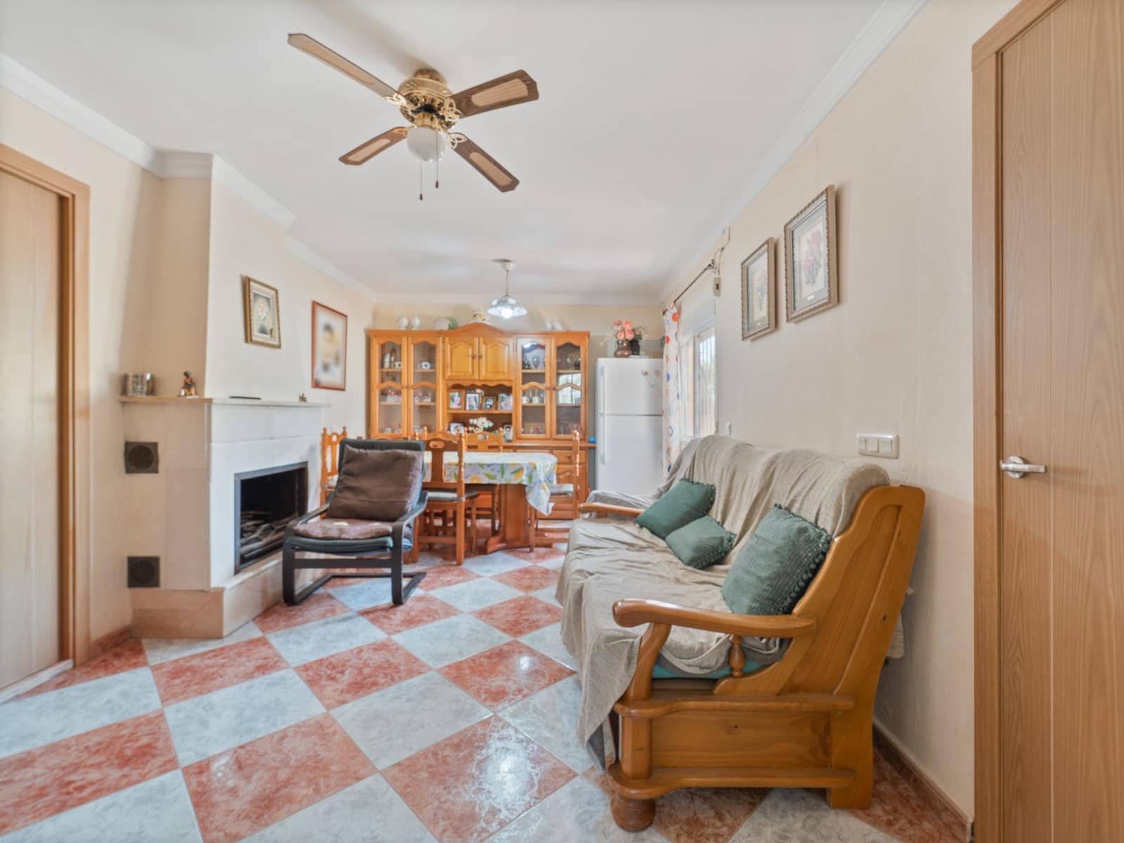 4 bedroom Villa for sale in Almogia with pool garage - € 210,000 (Ref: 9772679)