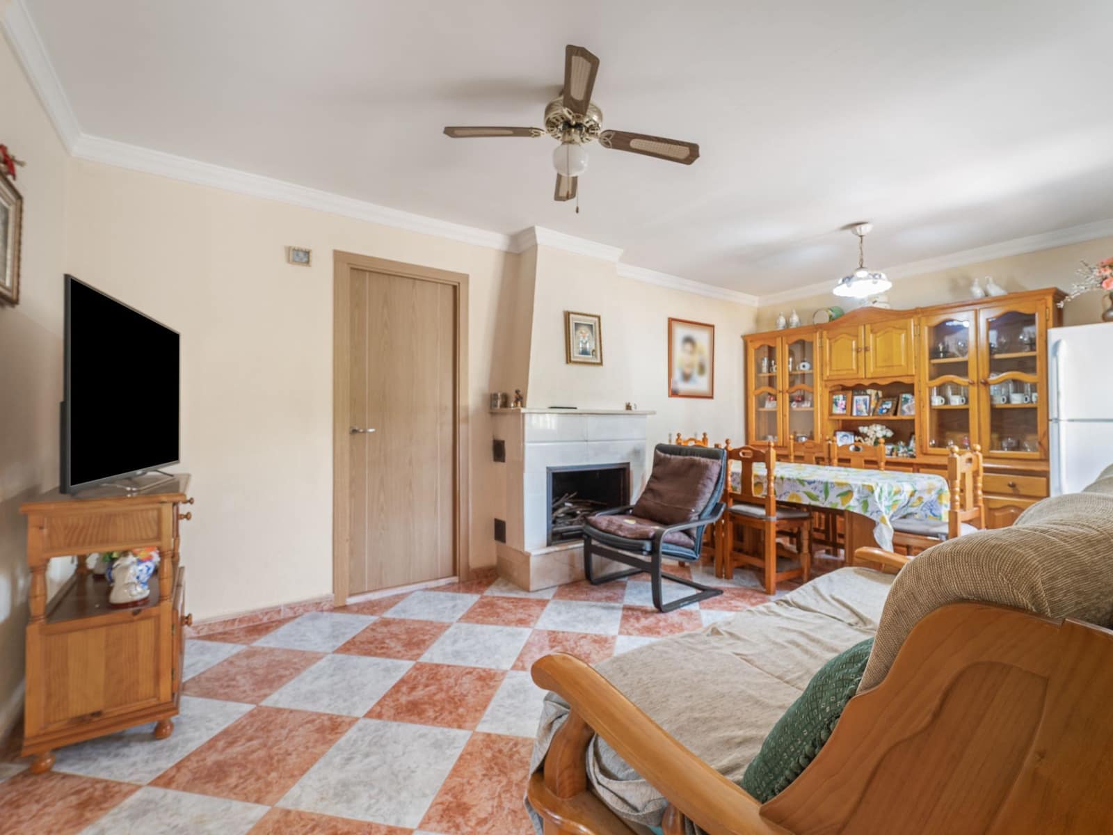 4 bedroom Villa for sale in Almogia with pool garage - € 210,000 (Ref: 9772679)