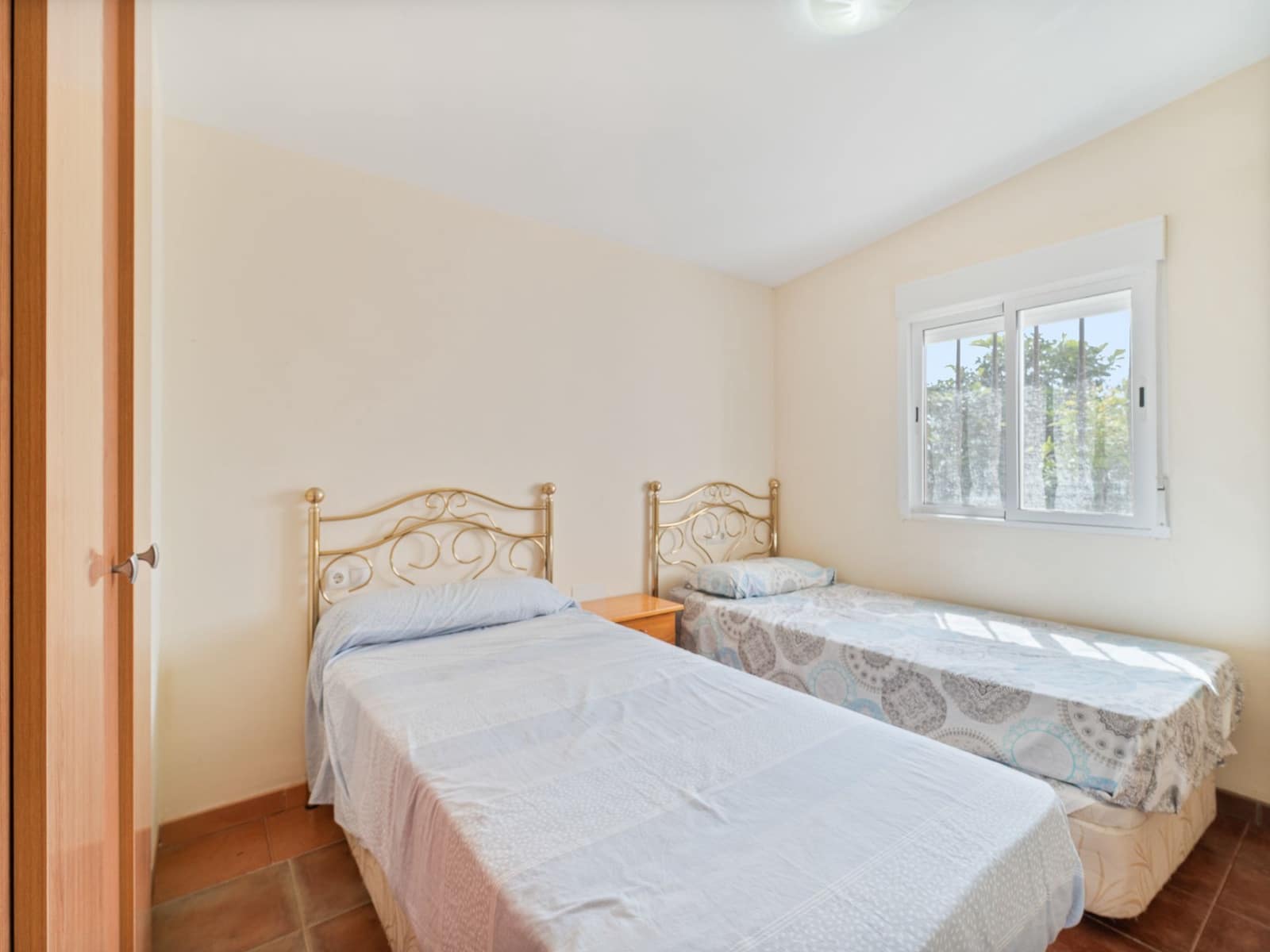 4 bedroom Villa for sale in Almogia with pool garage - € 210,000 (Ref: 9772679)